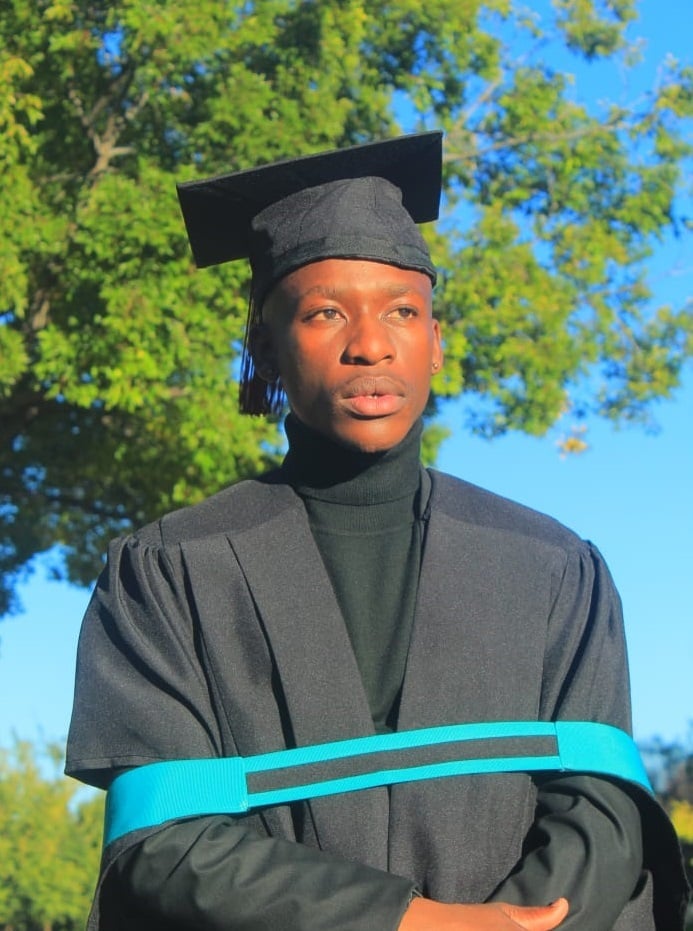Tshireletso Makabe'S Journey From Delivery Driver To Graduate 8