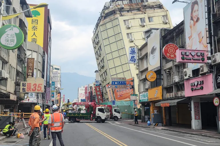 Taiwan'S Seismic Awakening: Intense Aftershocks Keep The Island On High Alert 1
