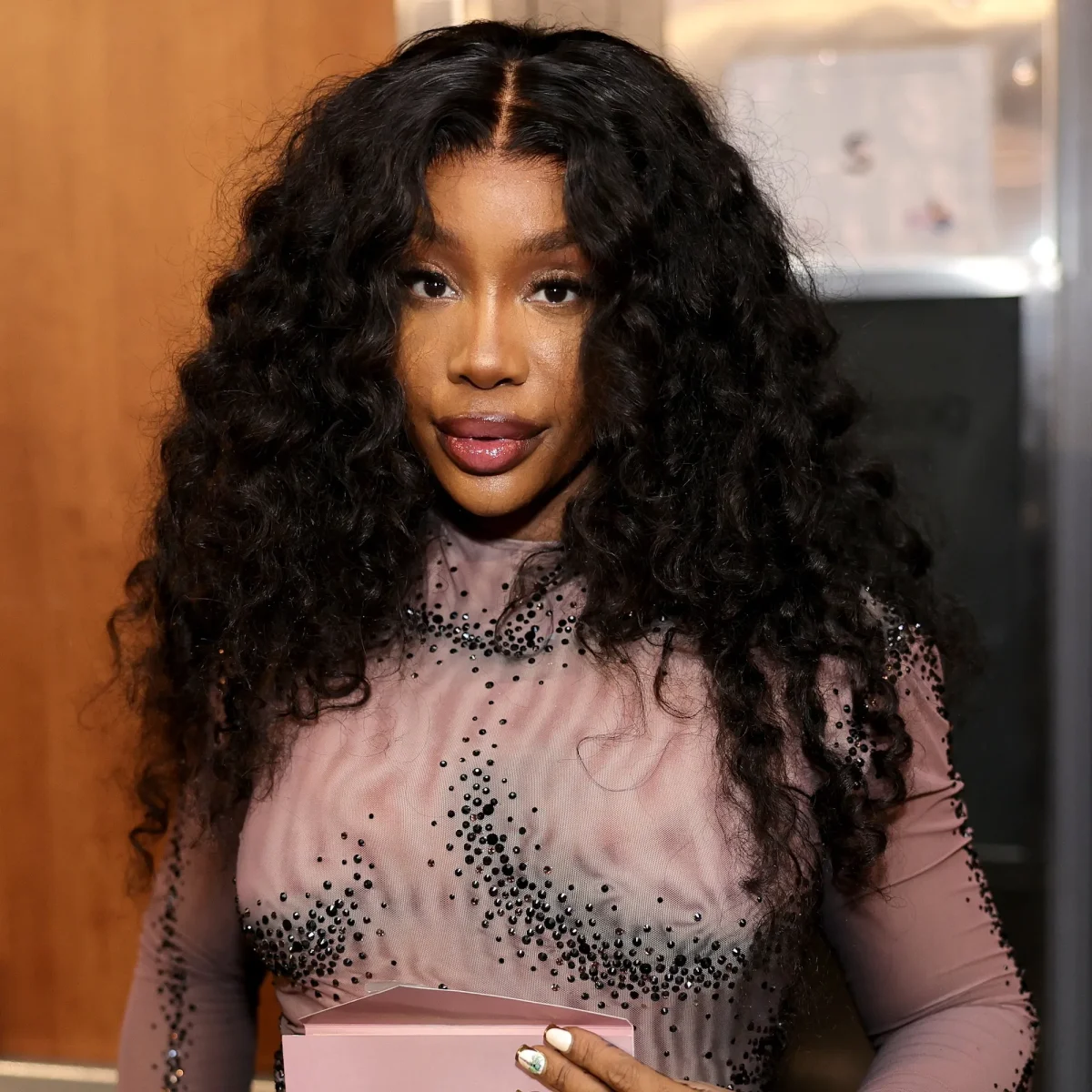 Sza Reacts To Fans' Unruly Behavior At Her Aussie Concert 9