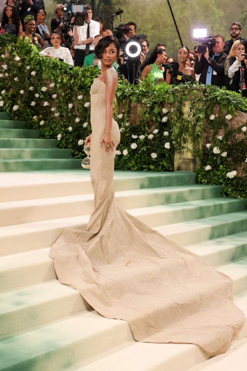 Tyla Shines At The 2024 Met Gala With Unique &Quot;Sands Of Time&Quot; Theme 6