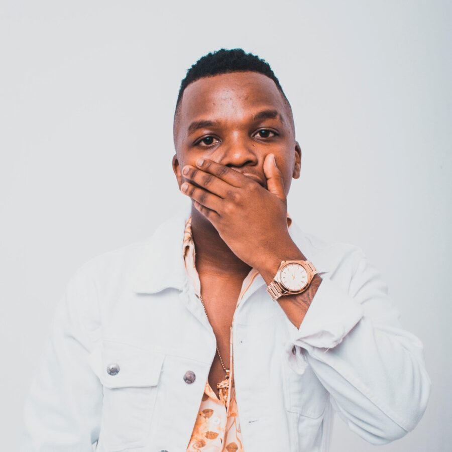 Dlala Thukzin: The Durban Powerhouse Blending Gqom, Amapiano, and 3-Step for a New Global Club Moment Dlala Thukzin: The Durban Powerhouse Blending Gqom, Amapiano, and 3-Step for a New Global Club Moment